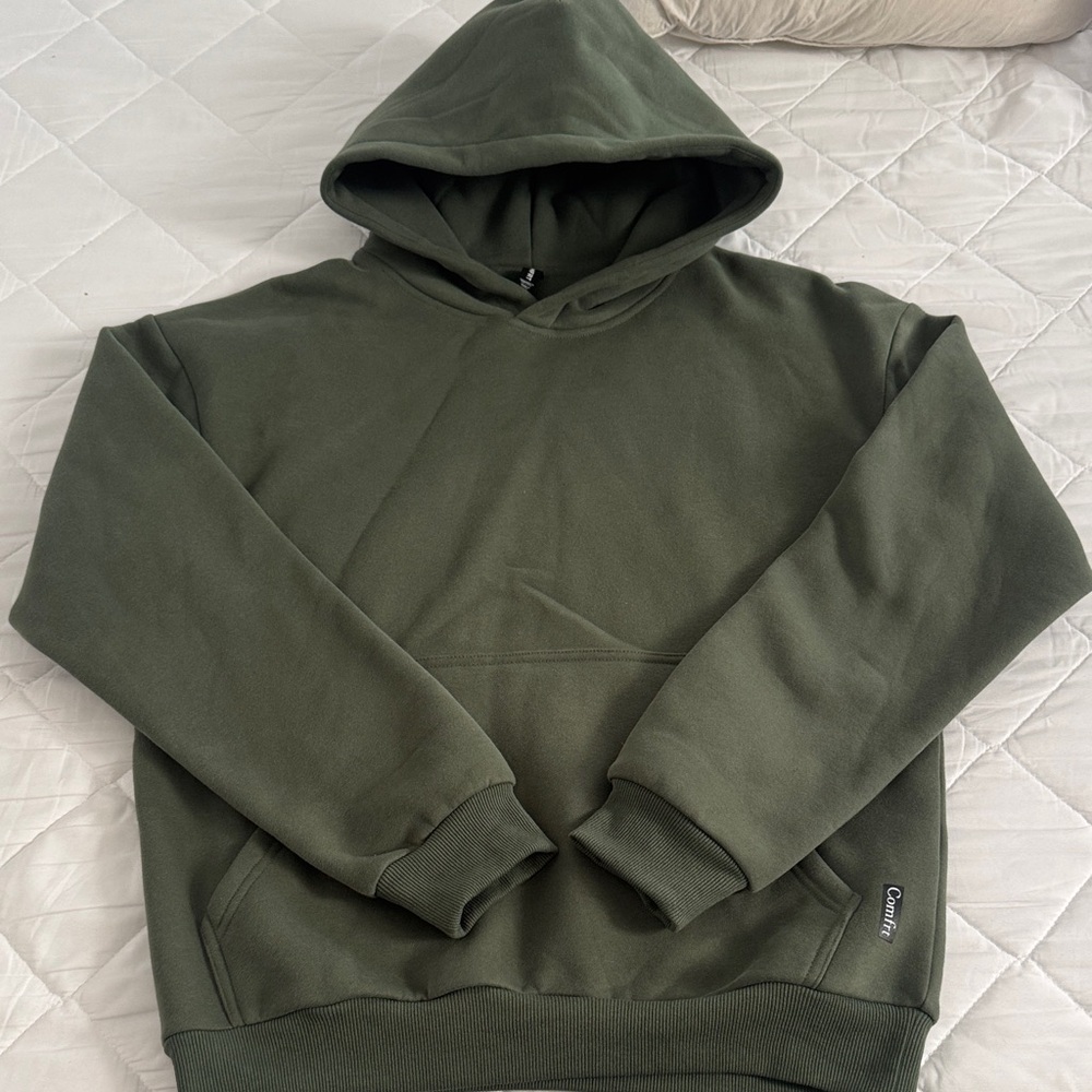 comfrt green standard hoodie
never worn
size s - Picture 4 of 8